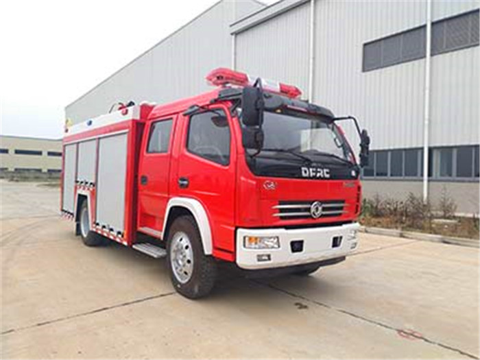 3.5噸東風大多利卡水罐消防車