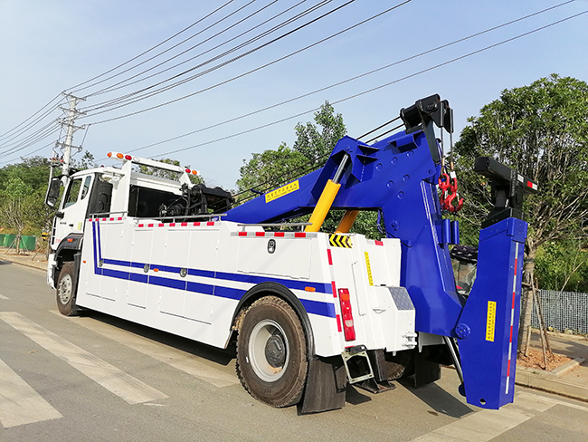 國(guó)六單橋重汽豪瀚拖吊聯(lián)體清障車(chē)